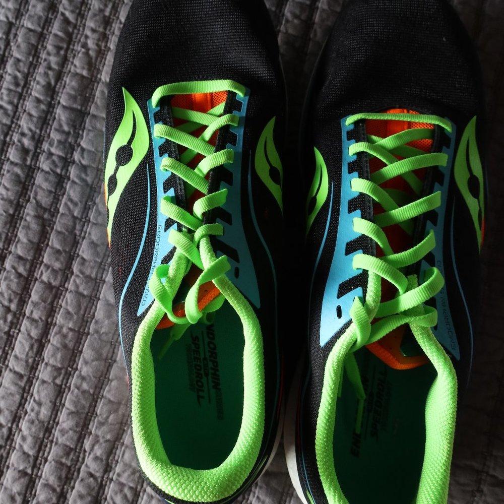 SAUCONY endorphin pro running shoes *brand new*